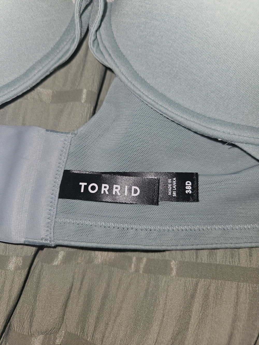 Torrid Tshirt Lightly Lined Bra. Sz 38D - Picture 3 of 9